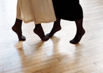 How to Find the Right Clothing Manufacturer in the USA for Your Brand