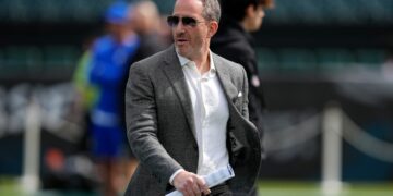 NFL Trade Deadline: Eagles rumor tracker