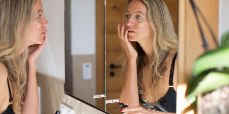 How to give yourself a ‘face-lift’ effect with just concealer