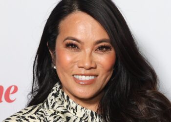 Inside Dr. Pimple Popper star Sandra Lee’s 25-year marriage to husband Jeffrey Rebish and their family life