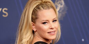 Elizabeth Banks shocks fans with ‘relatable’ new photos as fans insist it ‘can’t be her’