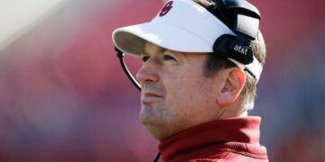 TrivDaily - Bob Stoops closes chapter on coaching career 61 Bob Stoops closes chapter on coaching career