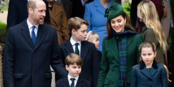 TrivDaily - Prince William and Princess Kate's 'subtle change' in their Christmas cards through the years 66 Prince William and Princess Kate’s ‘subtle change’ in their Christmas cards through the years