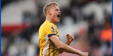 Manager speaks out on future of Premier League defender Chelsea are targeting