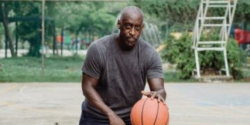 TrivDaily - Magic Johnson Makes Bold Call for Jerry Buss Honor After Lakers Announce Major Phil Jackson News 61 Magic Johnson Makes Bold Call for Jerry Buss Honor After Lakers Announce Major Phil Jackson News