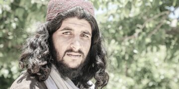 Moment Afghan refugee buys knife before travelling 150 miles to murder victim his family had accused of stalking